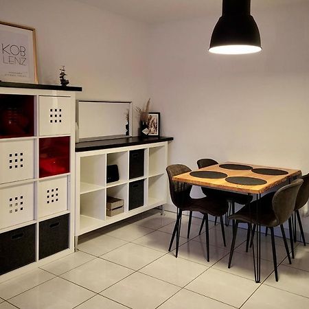 Schoene Und Ruhige Wohnung Direkt An Der Mosel 科布倫茨 外观 照片