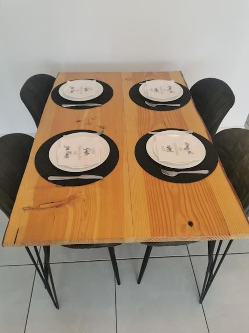 Schoene Und Ruhige Wohnung Direkt An Der Mosel 科布倫茨 外观 照片