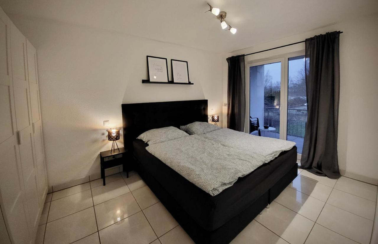Schoene Und Ruhige Wohnung Direkt An Der Mosel 科布倫茨 外观 照片